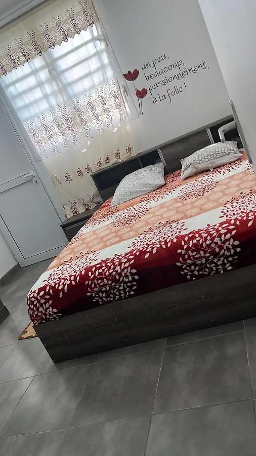 Colocation Tourisque-Chambre Sainte-Rose Homestay